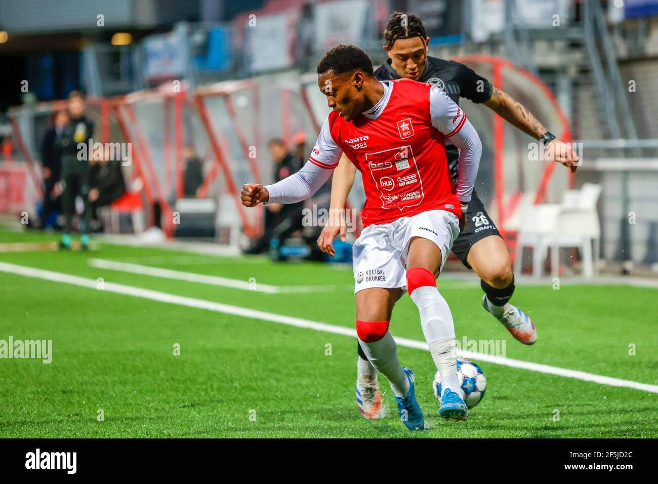 MAASTRICHT, PAESI BASSI - MARZO 26: Ruggero Mannes di Almere City FC durante la partita olandese di Keukenkampioendivisie tra MVV Maastricht e Almere ci Foto Stock