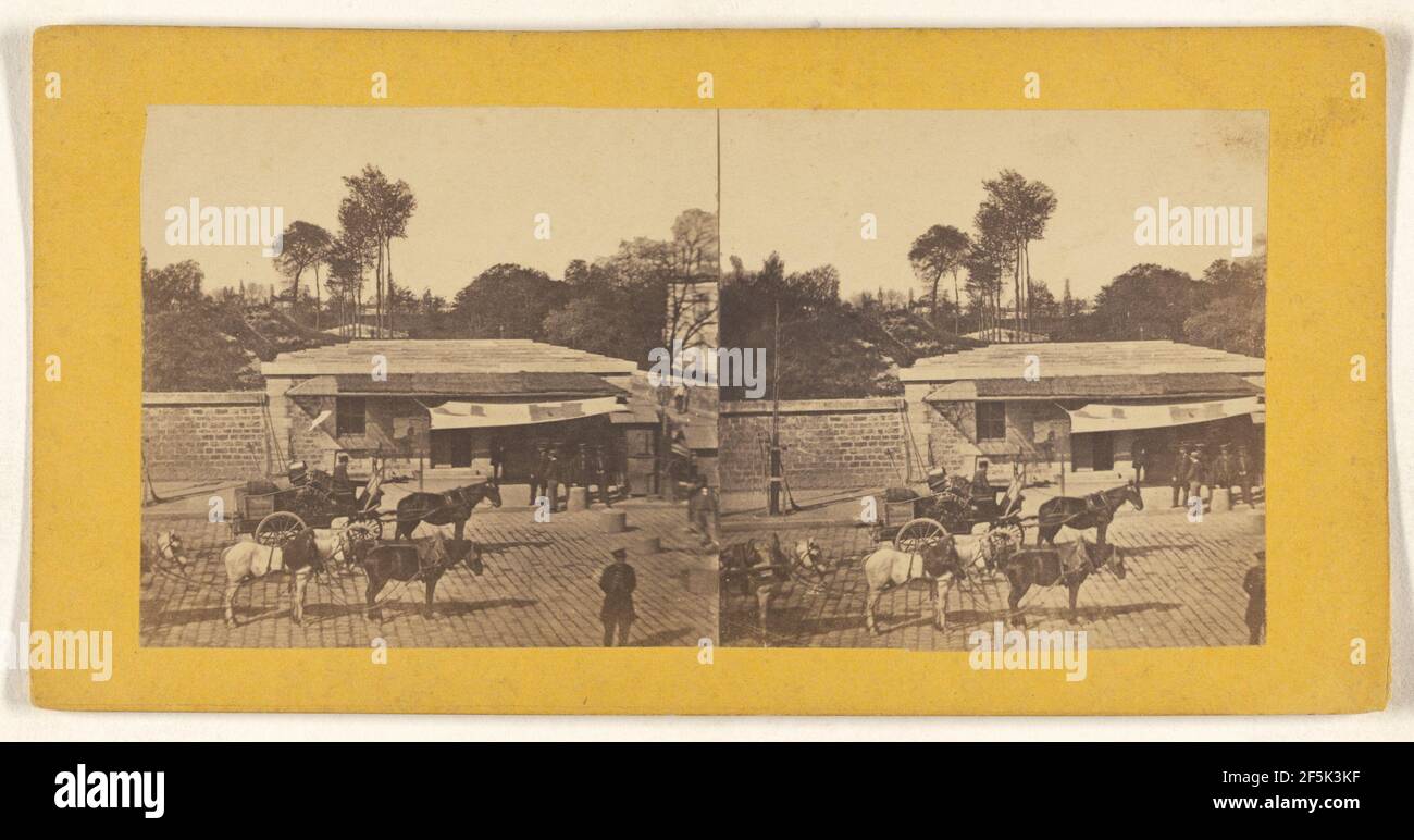 Vagoni trainati da cavalli su una strada acciottolata. Sconosciuto Foto Stock