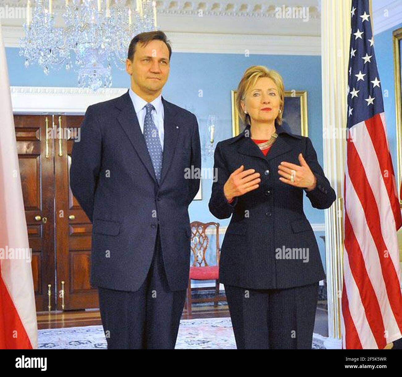 Radoslaw Sikorski incontra il Segretario Hillary Clinton. Foto Stock