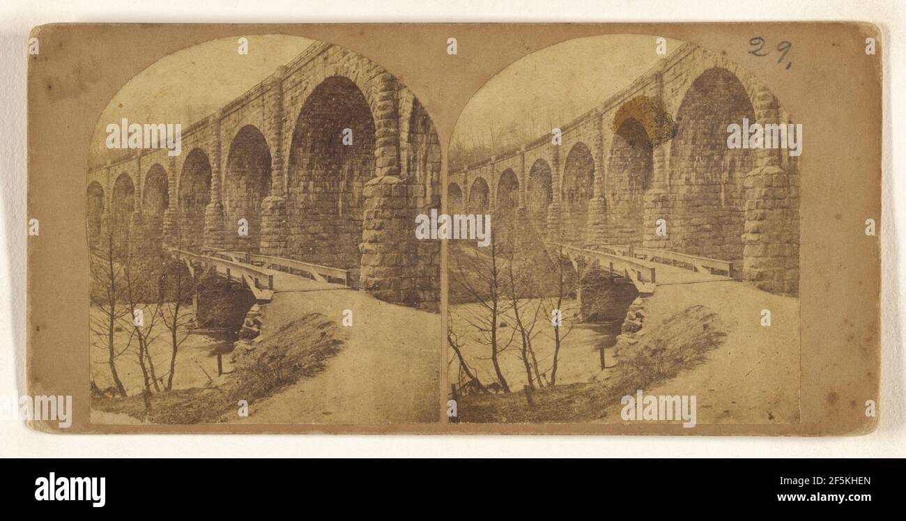 Vista sul fiume Patapsco. N. 5. Great Stone Viaduct at 'Washington Junction', da cui il 'Washington Branch'...attraversa.... Compagnia stereoscopica di New York Foto Stock