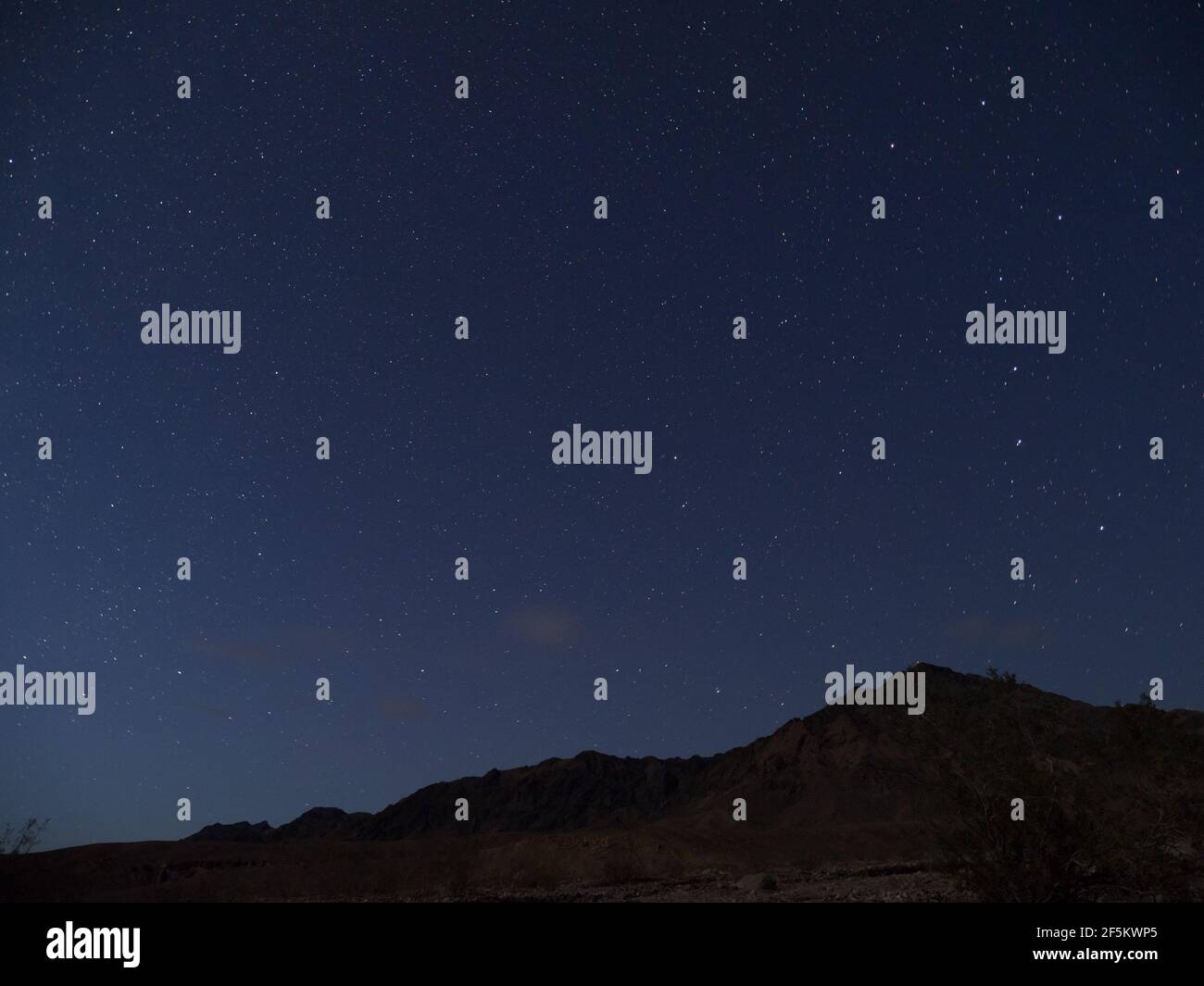 Foto di stelle sulle montagne al Death Valley National Park, California, USA Foto Stock