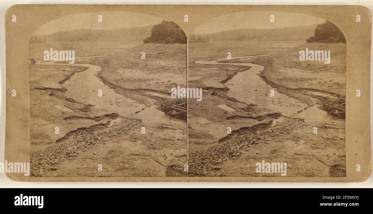 The Great Johnstown Flood, 31 maggio 1889. Dalla cima della diga rotta - guardando nel serbatoio.. Robert K. Bonine (americano, 1861 - 1923) Foto Stock