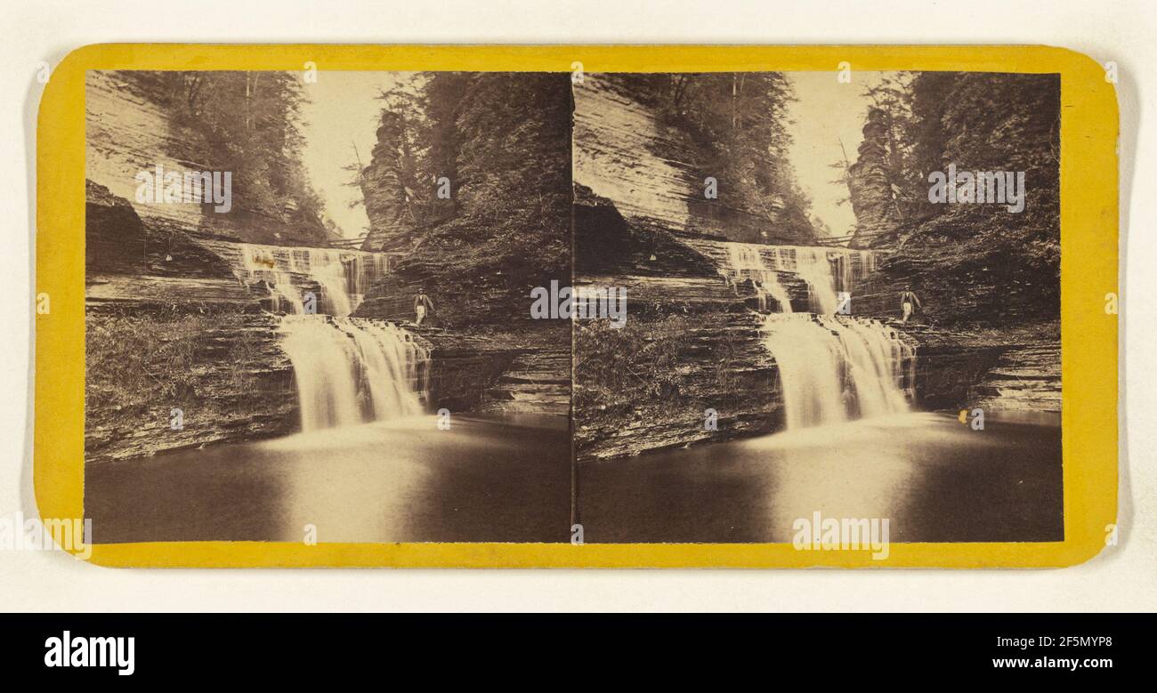 Monument Rock e Cornell Cascade dal basso. Buttermilk Ravine, Ithaca, New York. Foto Stock