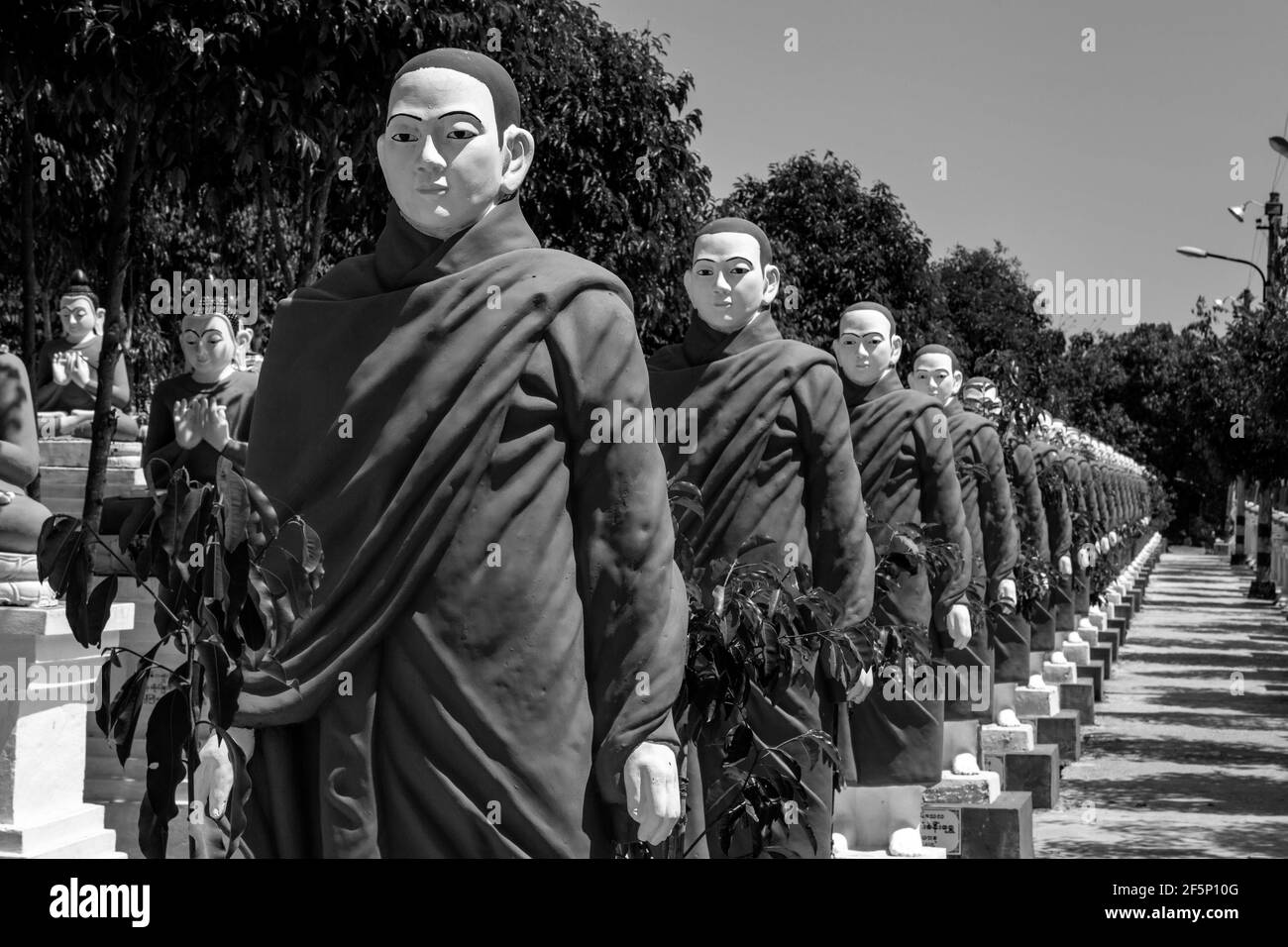 Il campo dei mille buddha, Dalah, vicino a Yangon, Myanmar. Foto Stock