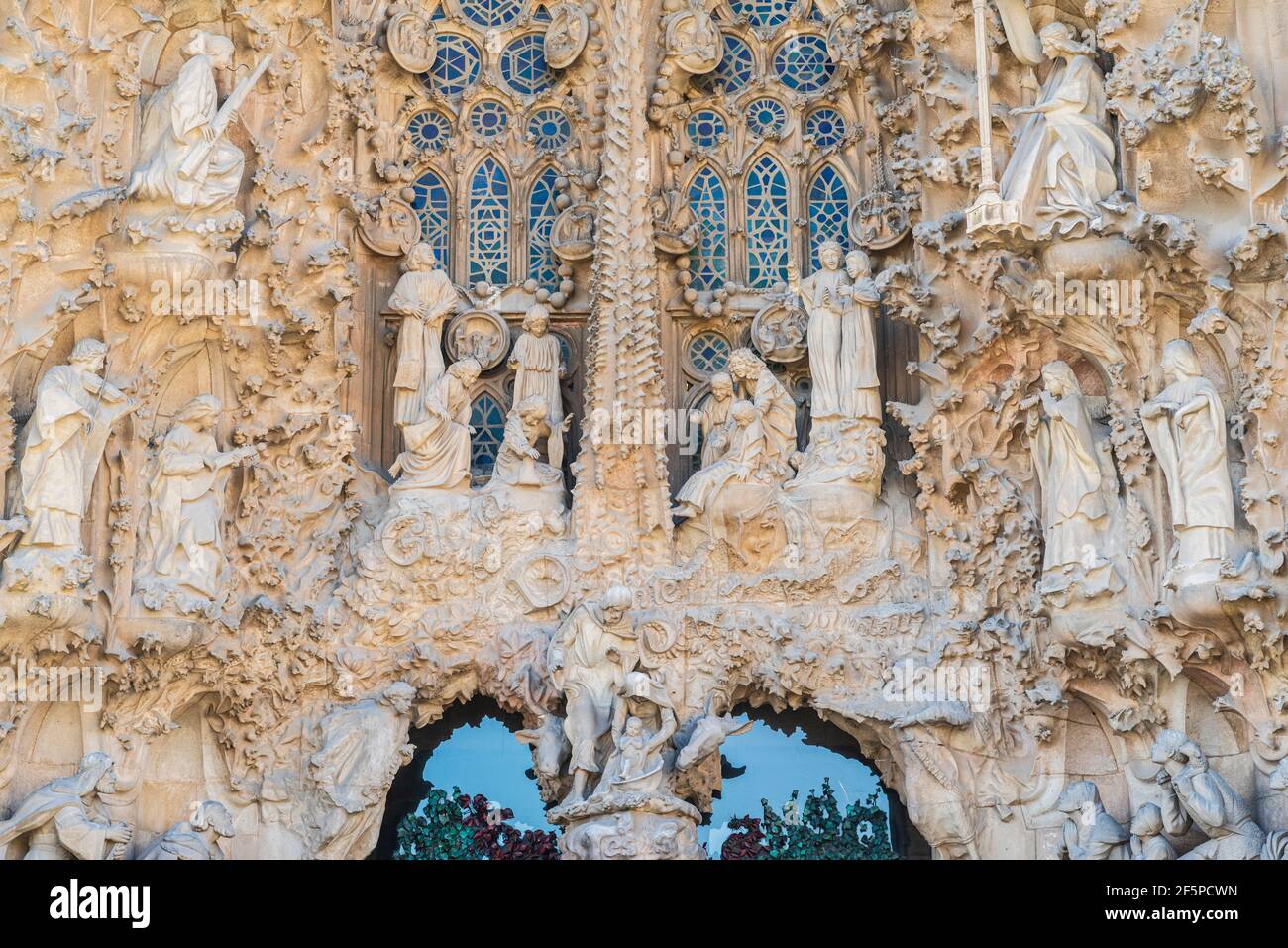 Decorazione Natalizia Sagrada Familia Barcellona – Ornamento In Ceramica Doppia Faccia – Souvenir Di Viaggio Weekino – Diametro 7,2 Cm