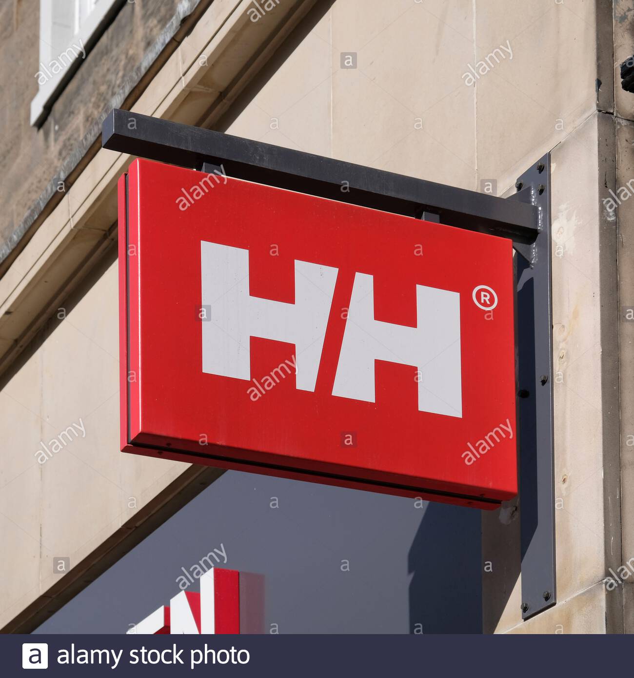 Helly Hansen, rivenditore di abbigliamento e attrezzature sportive, George Street, Edimburgo, Scozia Foto Stock
