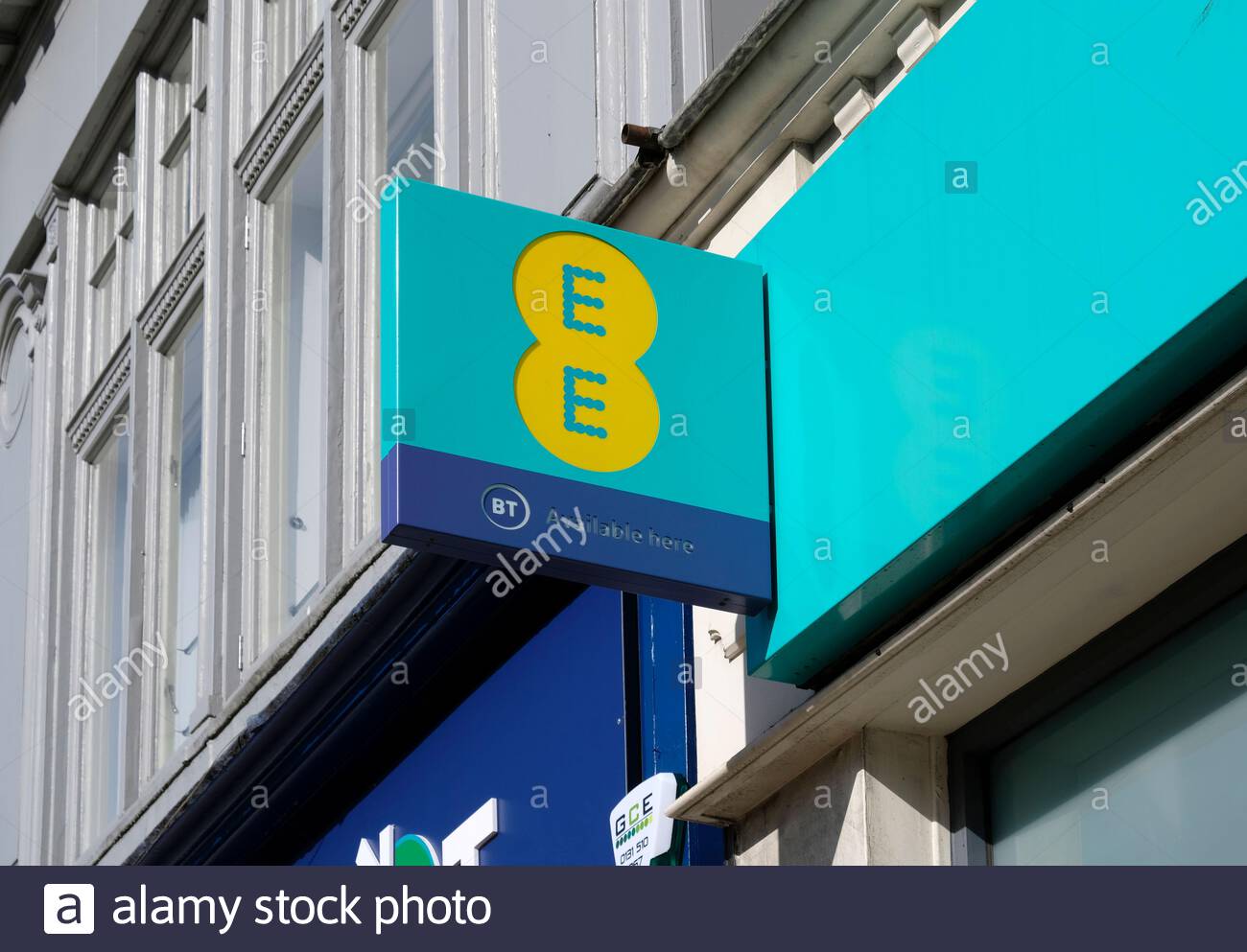 EE Sign, operatore di rete mobile e provider di servizi Internet, Princes Street, Edimburgo, Scozia Foto Stock