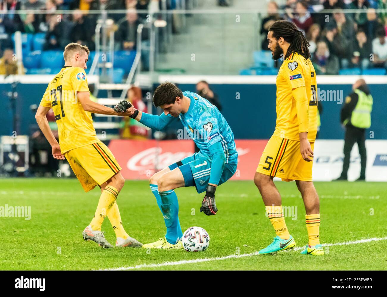 San Pietroburgo, Russia – 16 novembre 2019. Belgio giocatori nazionali di calcio Timothy Castagne, Thibaut Courtois e Jason Denayer durante l'UEFA Foto Stock