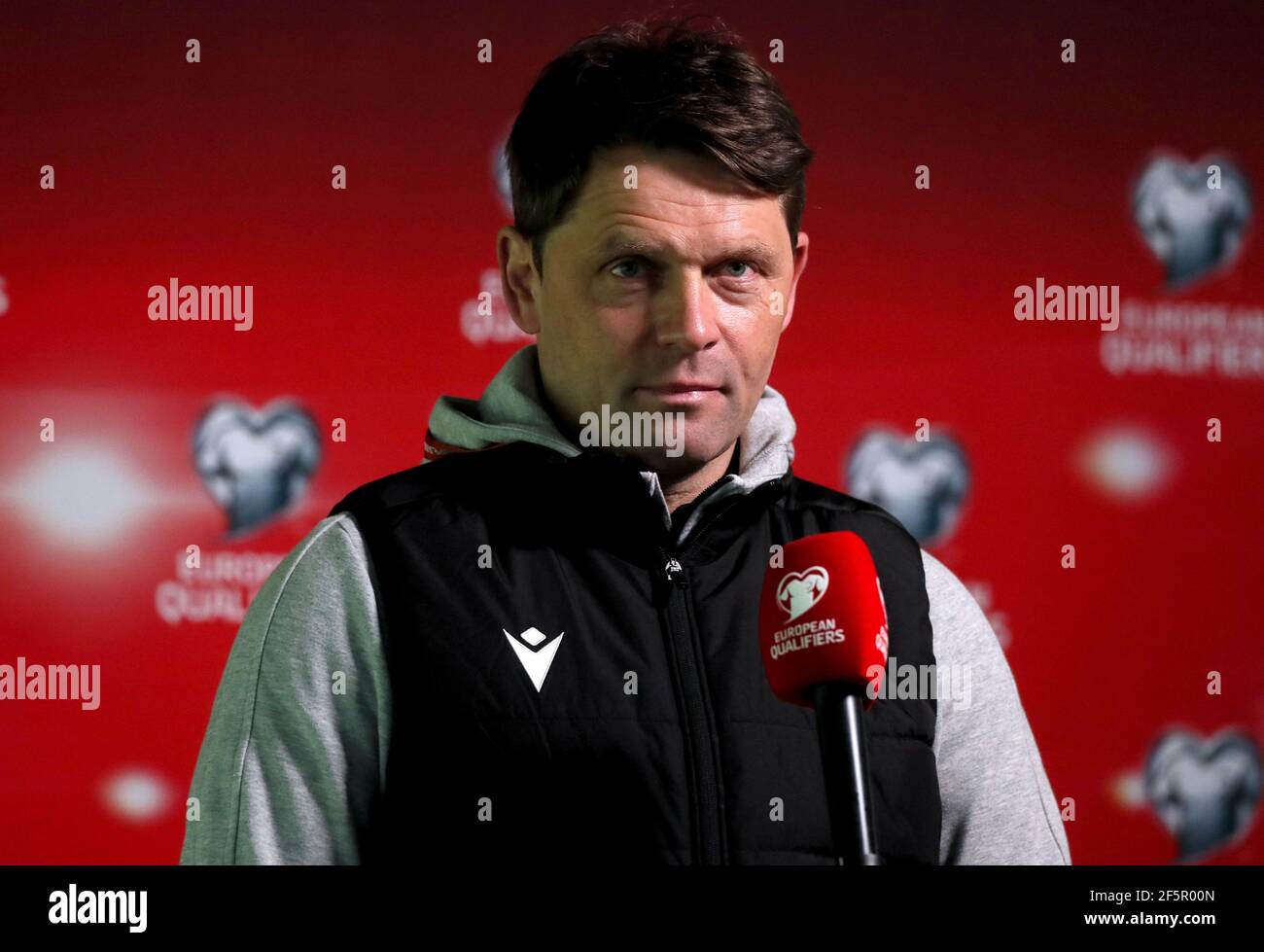 Il manager lussemburghese Luc Holtz viene intervistato in vista della partita di qualificazione della Coppa del mondo FIFA 2022 allo stadio Aviva, a Dublino, Irlanda. Data immagine: Sabato 27 marzo 2021. Foto Stock