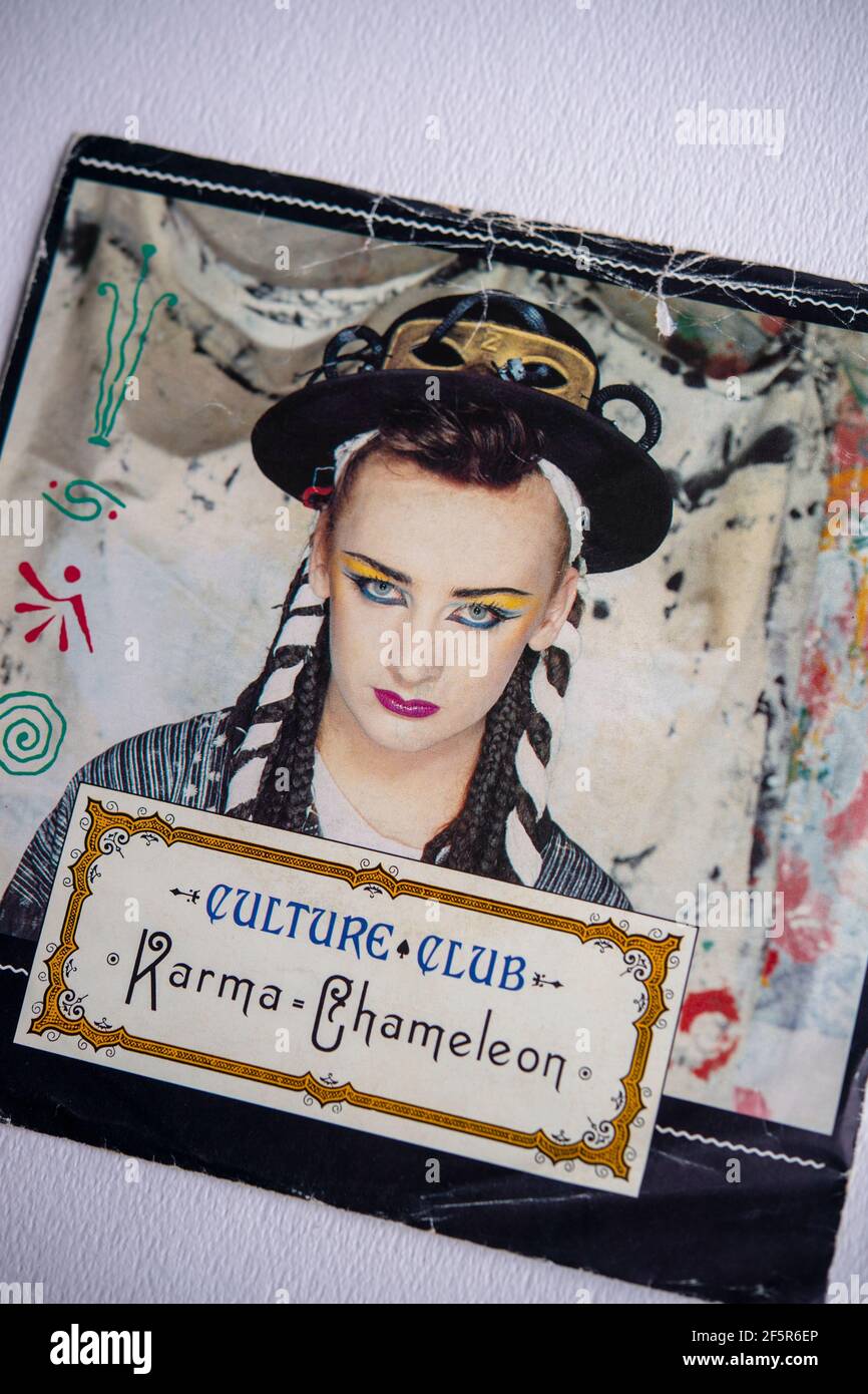Versione in vinile da sette pollici di Karma Chameleon di Culture Club, rilasciata nel 1983 ed è stato il singolo più venduto dell'anno nel Regno Unito. Foto Stock