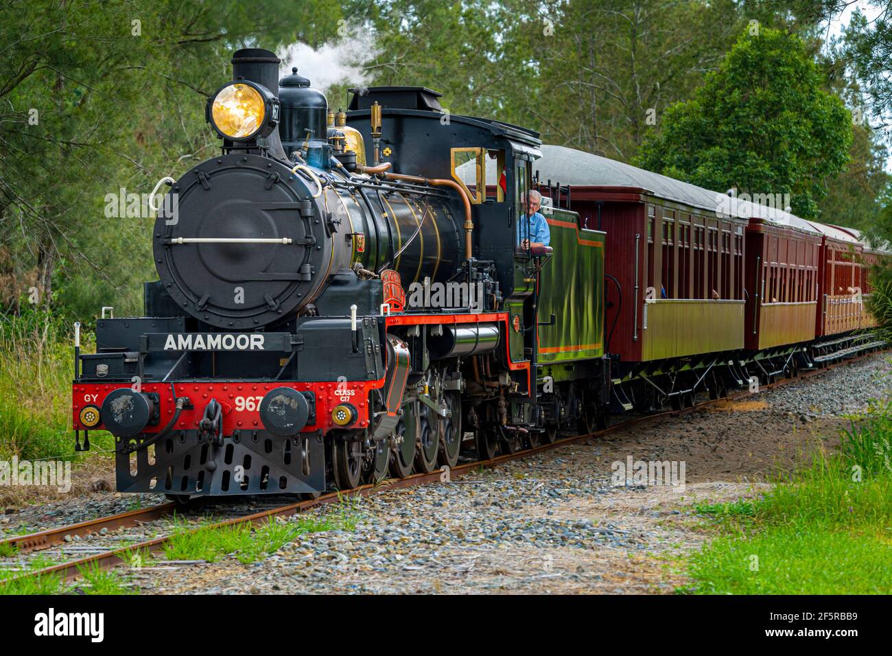 Mary Valley Rattler storica ferrovia esperienza turistica, Spirit of Mary Valley treno a vapore alla stazione di Amamoor. Mary Valley, Queensland, Australia Foto Stock