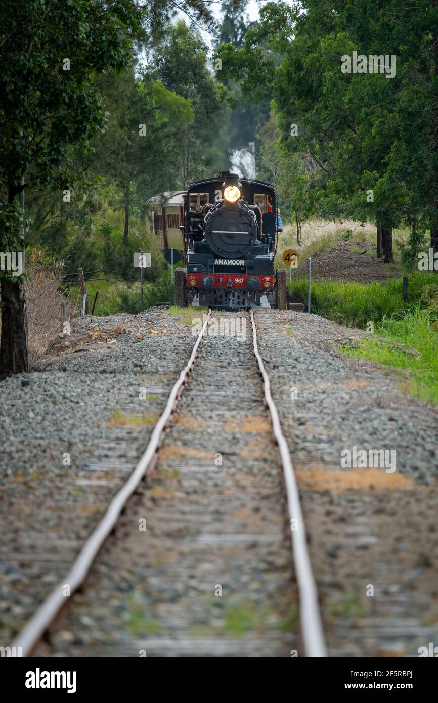 Mary Valley Rattler storica ferrovia esperienza turistica, Spirit of Mary Valley treno a vapore alla stazione di Amamoor. Mary Valley, Queensland, Australia Foto Stock