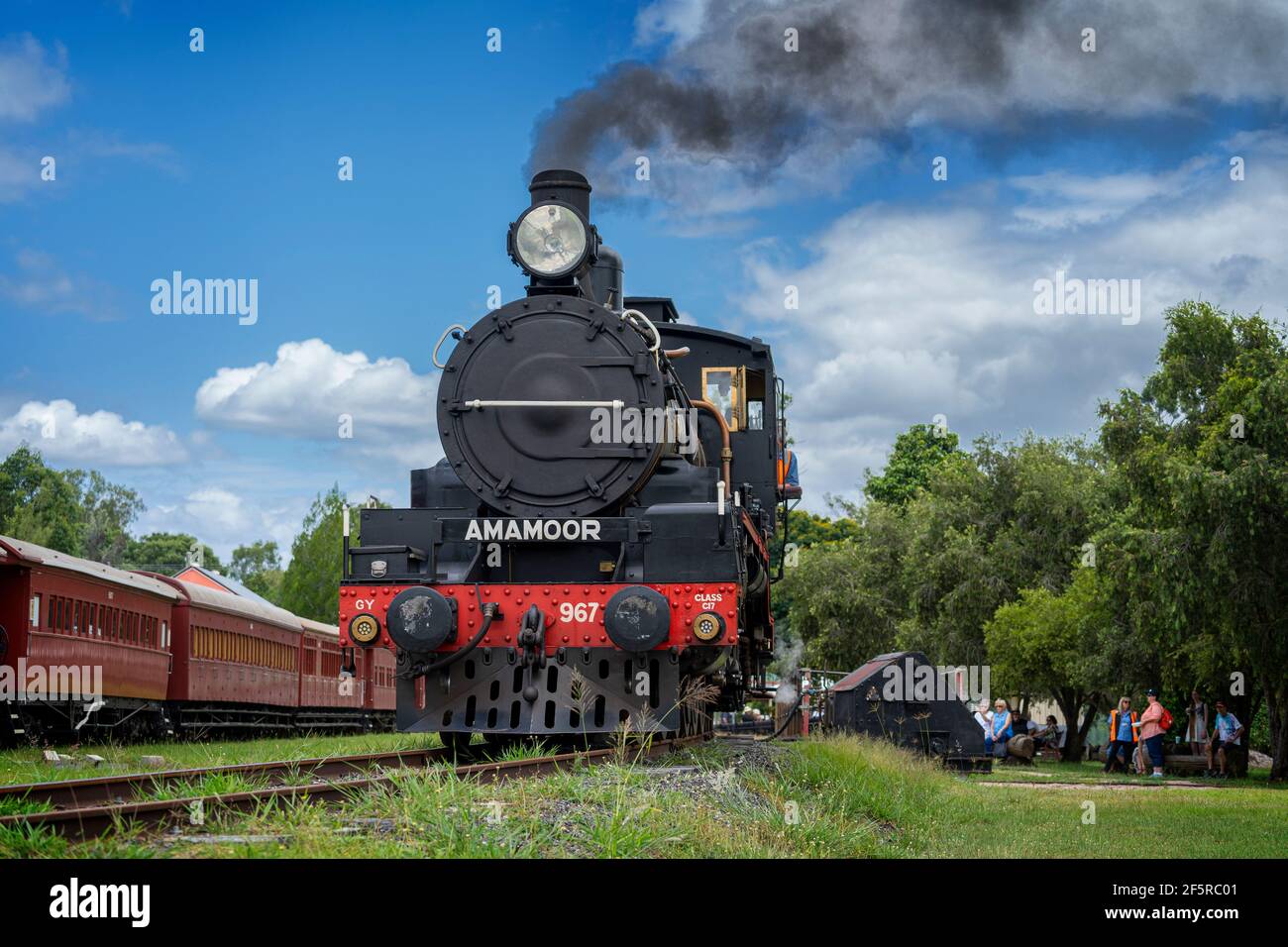 Mary Valley Rattler storica ferrovia esperienza turistica, Spirit of Mary Valley treno a vapore alla stazione di Amamoor. Mary Valley, Queensland, Australia Foto Stock