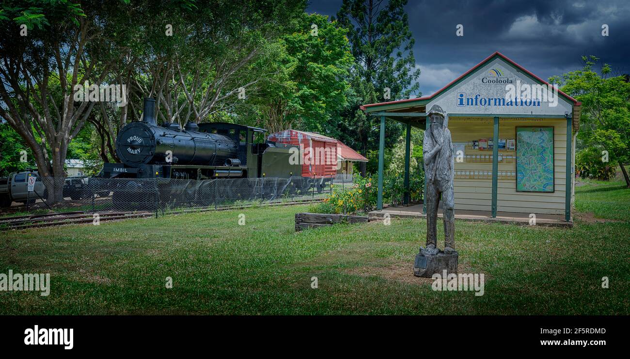Locomotiva a vapore e Centro informazioni in mostra presso la stazione ferroviaria di Imbil, Imbil, Mary Valley, Queensland Australia Foto Stock