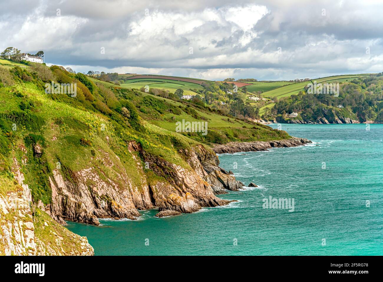 Litorale panoramico alla foce del fiume Dart, Devon, Inghilterra, Regno Unito Foto Stock