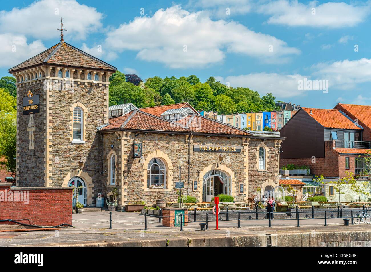 Pumphouse Pub al Floating Harbour, Bristol, Somerset, Inghilterra, Regno Unito Foto Stock