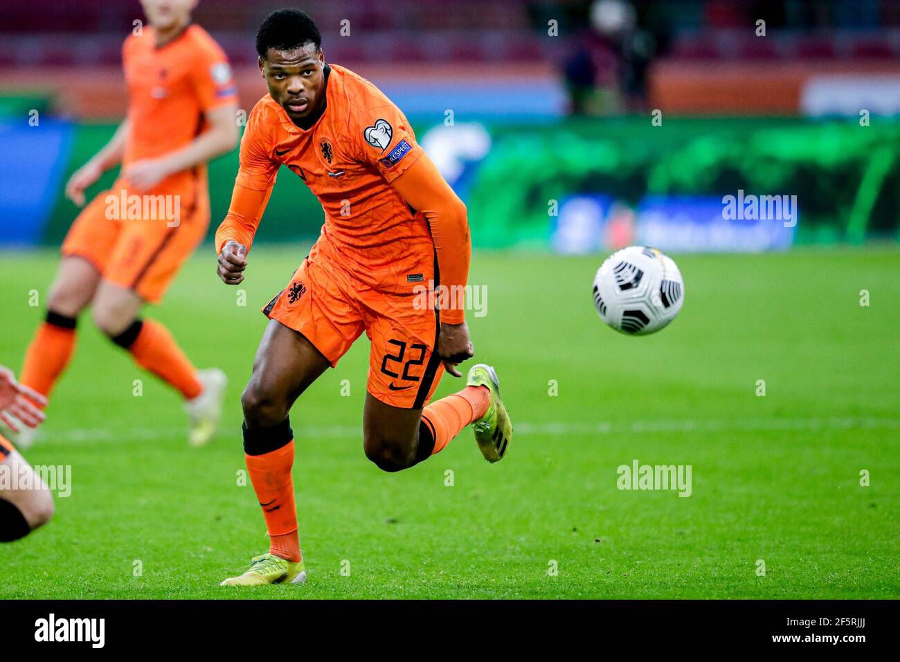 AMSTERDAM, PAESI BASSI - MARZO 27: Denzel Dumfries dei Paesi Bassi durante la Coppa del mondo FIFA 2022 Qatar Qualifier match tra Paesi Bassi e Lat Foto Stock