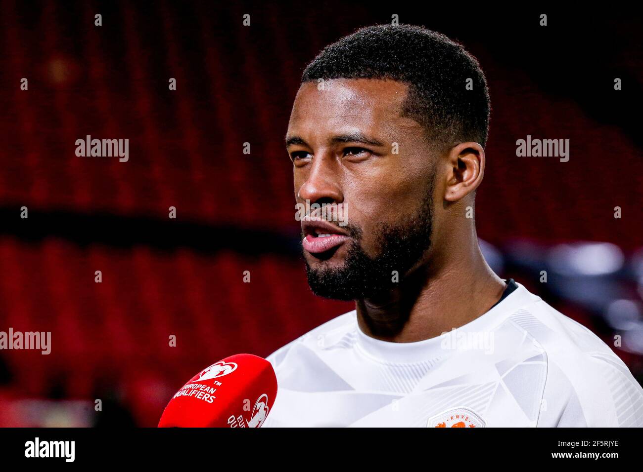 AMSTERDAM, PAESI BASSI - MARZO 27: Georginio Wijnaldum dei Paesi Bassi durante l'intervista durante la Coppa del mondo FIFA 2022 Qatar Qualifier match betwee Foto Stock