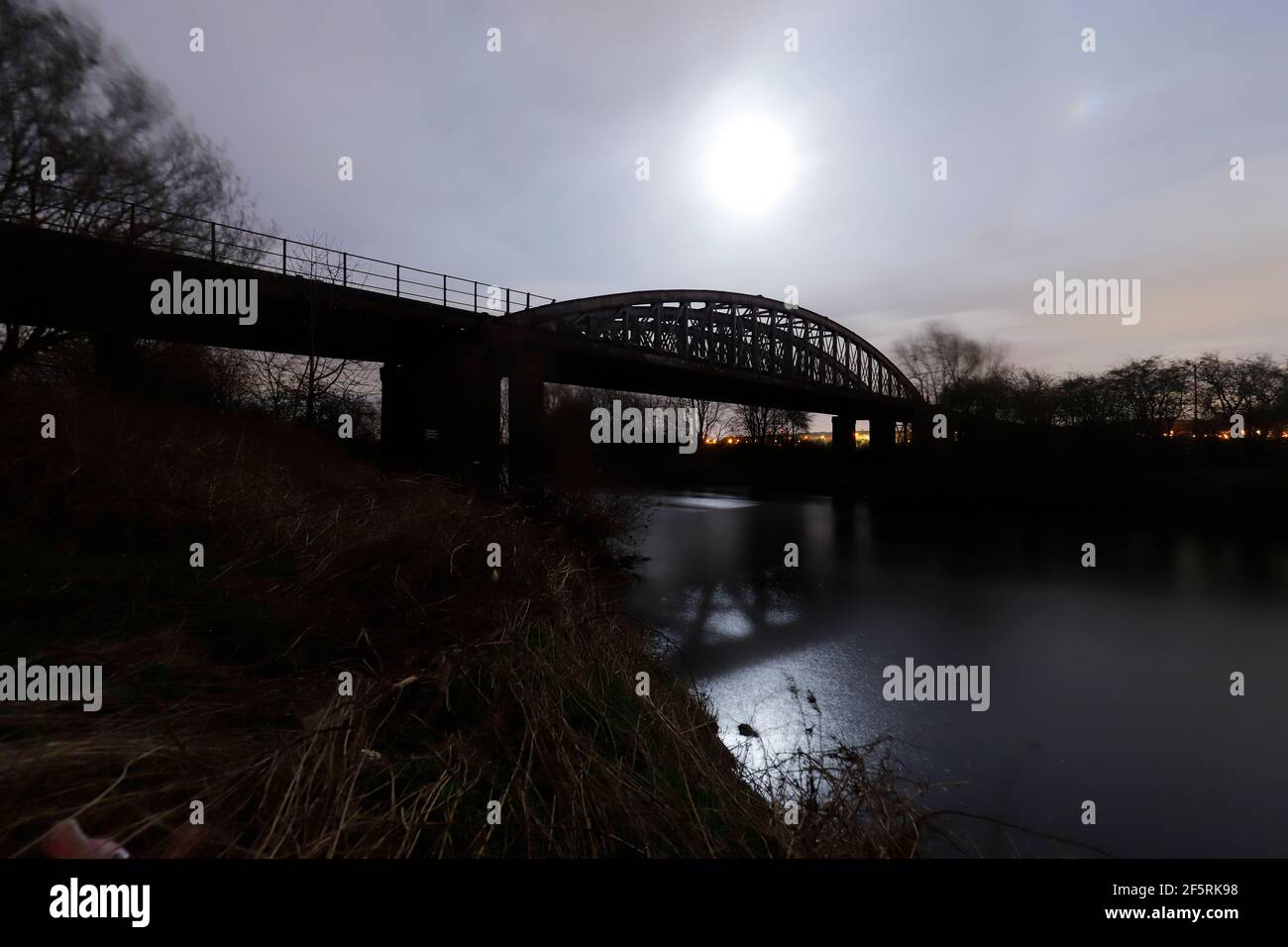 Castleford Viaduct è un ponte ferroviario abbandonato, che trasportava carbone dall'Open Cast Coal Site di St Aidan e dalla Allerton Bywater Colliery Foto Stock