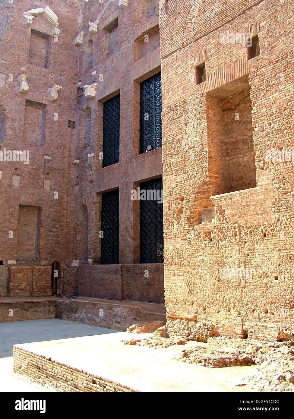 Le Terme di Diocleziano , la più grande delle Terme dell'antica Roma, furono iniziate nel 298 dall'imperatore Massimiano, nominato Augusto dell'Impero Romano d'Occidente Foto Stock