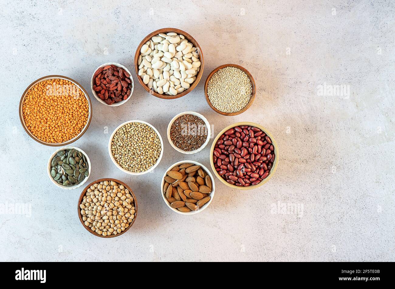 Ottime alternative proteiche sane per vegetariani e vegani. Cibo a base vegetale. Foto Stock