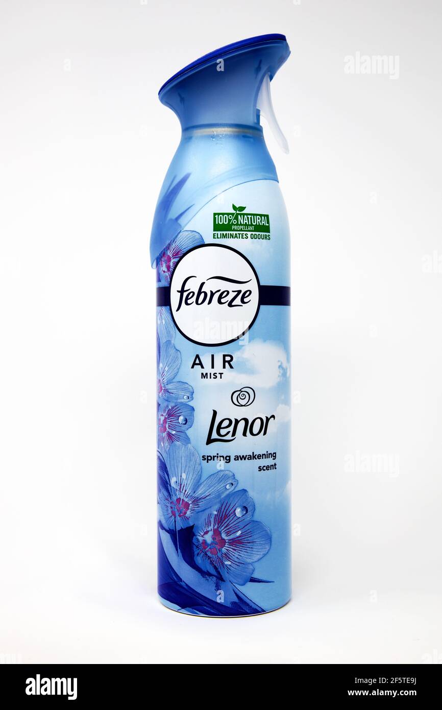 Deodorante per l'aria con risveglio a molla Febreze Lenor Foto stock - Alamy