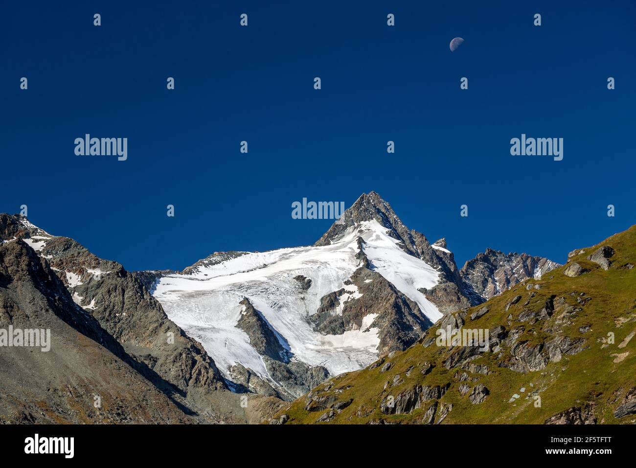 Il Glocknergruppe; Großglockner cima di montagna, ghiacciai. Parco nazionale di Hohe Tauern. Alpi austriache. Europa. Foto Stock