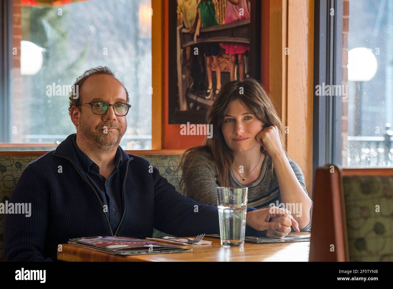 KATHRYN HAHN e PAUL GIAMATTI nella VITA PRIVATA (2018), diretto da TAMARA JENKINS. Credit: Probabile storia / Netflix / Album Foto Stock