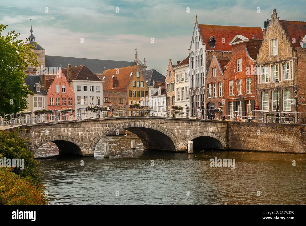 Vista del ponte di Carmersstraat a Bruges (Brugge) Belgio Fiandre Foto Stock