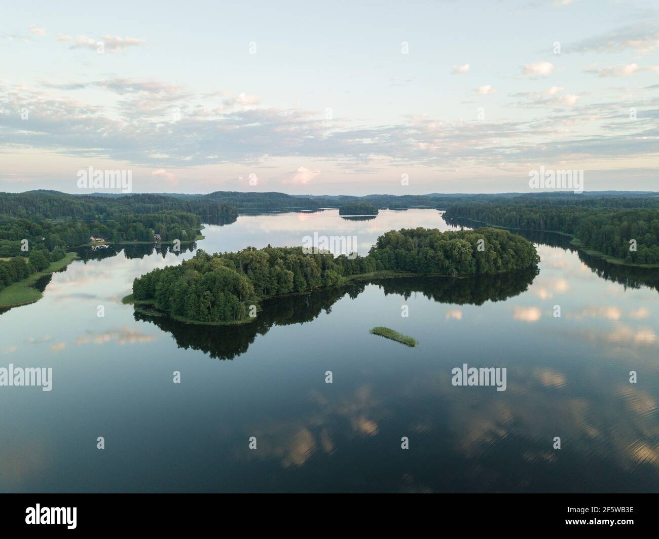 Tramonto sul lago Pühajärve, Estonia Foto Stock