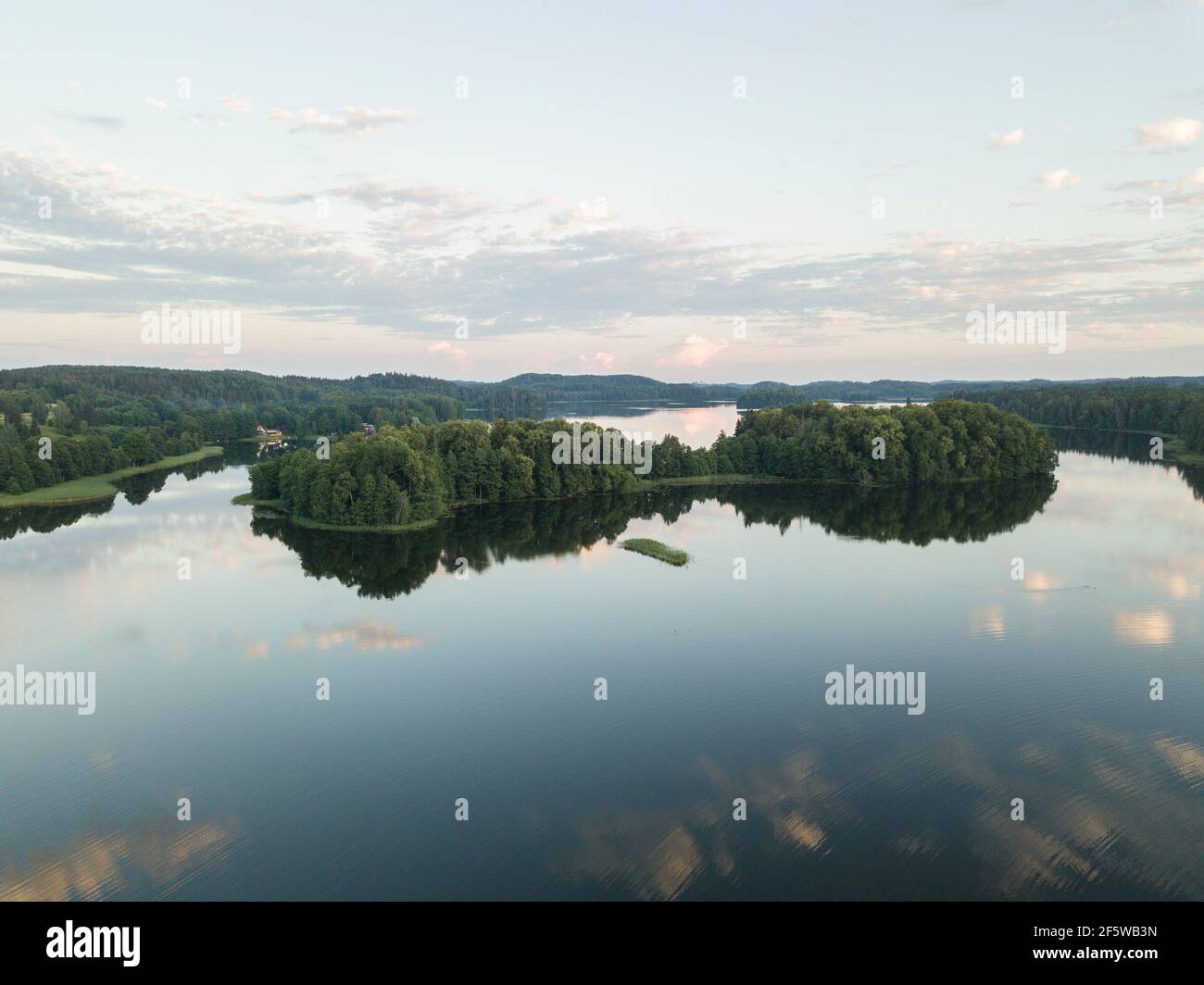 Tramonto sul lago Pühajärve, Estonia Foto Stock