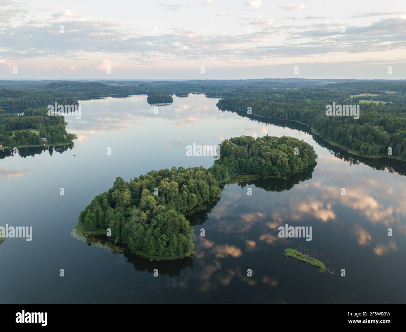 Tramonto sul lago Pühajärve, Estonia Foto Stock