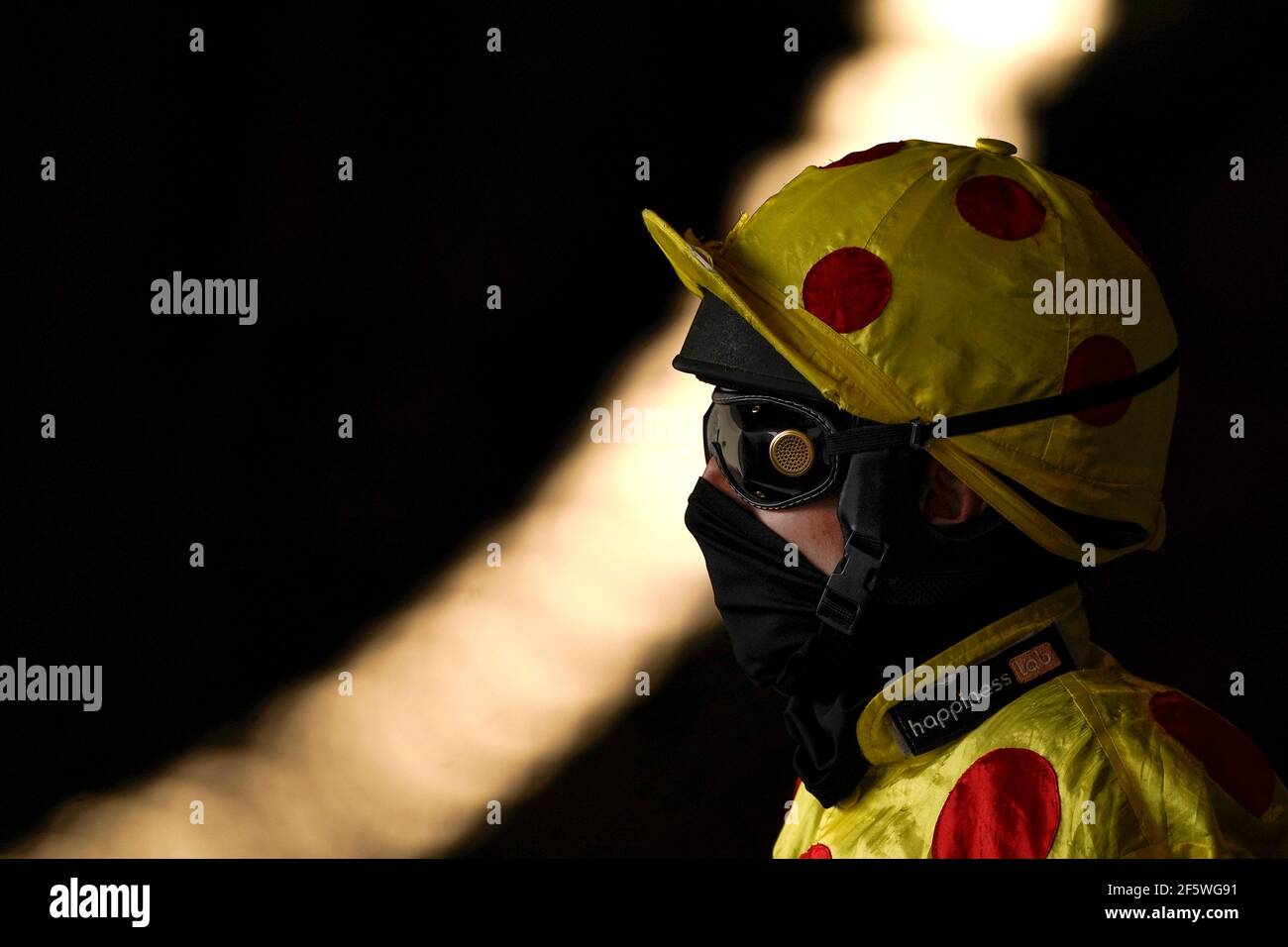 Jockey Paddy Brennan all'ippodromo di Ascot. Data immagine: Domenica 28 marzo 2021. Foto Stock