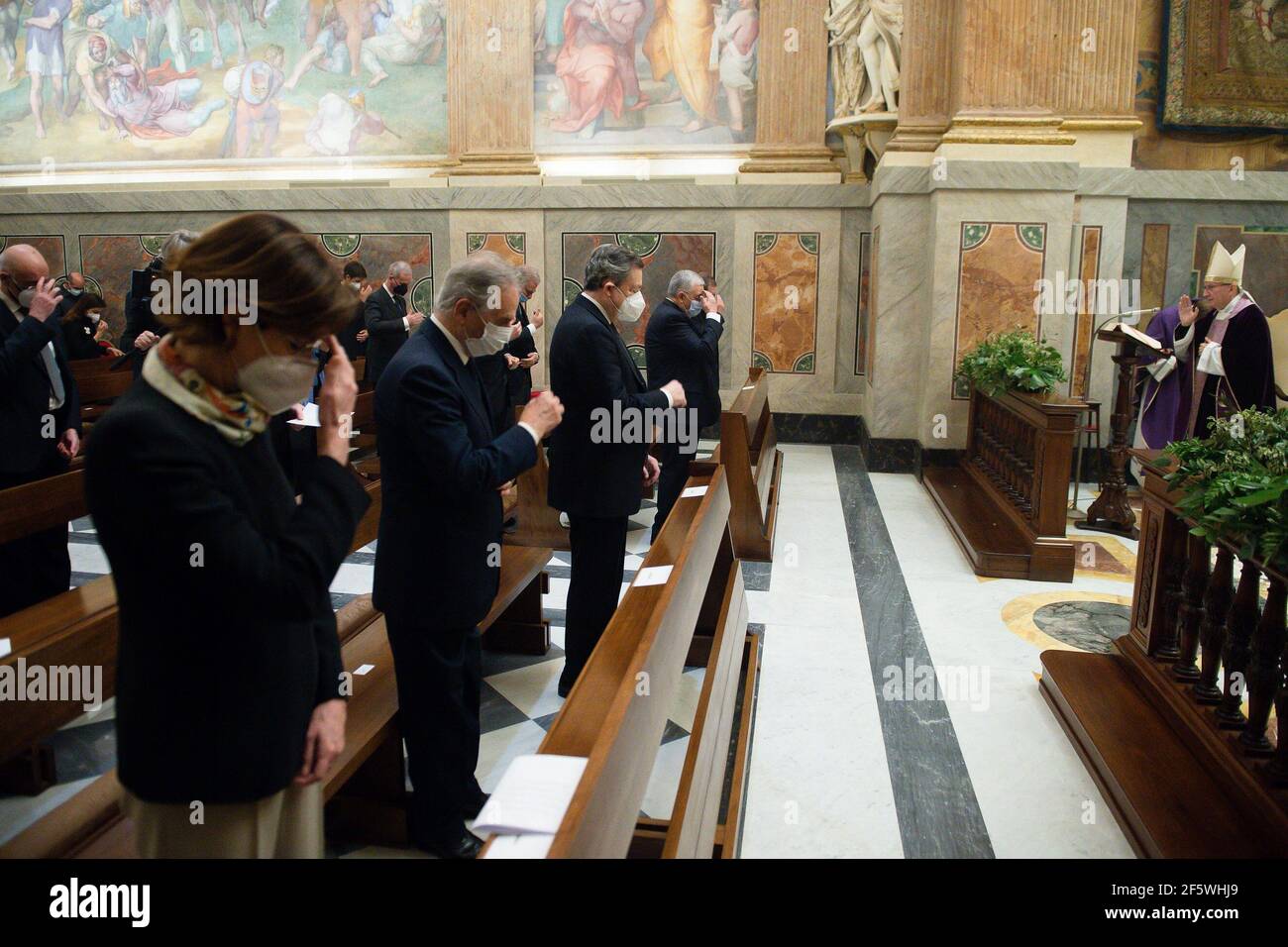 Roma, Italia. 27 Marzo 2021. 27 marzo 2021 : il Cardinale Pietro Parolin ha celebrato la messa per l'inaugurazione dell'anno giudiziario del Tribunale del credito statale della Città del Vaticano: Agenzia fotografica indipendente/Alamy Live News Foto Stock