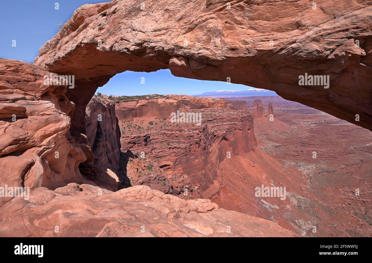 Il Mesa Arch nel Canyonlands National Park, Utah, USA Foto Stock