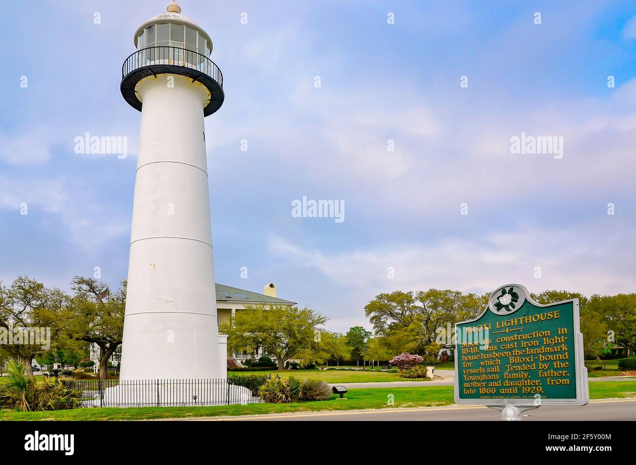 Il faro di Biloxi è raffigurato, il 27 marzo 2021, a Biloxi, Mississippi. Il faro fu eretto nel 1848. Foto Stock