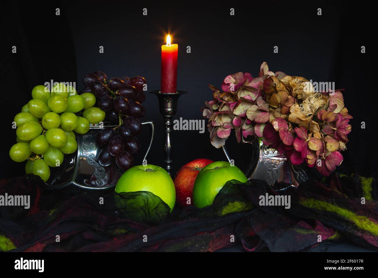 Mela, mela verde e mela rossa, vista ravvicinata, natura morta, dettaglio, frutta morta, Art LIFE, Nahaufnahme, Detailaufnahme, Stilleben, arrangiamento Foto Stock