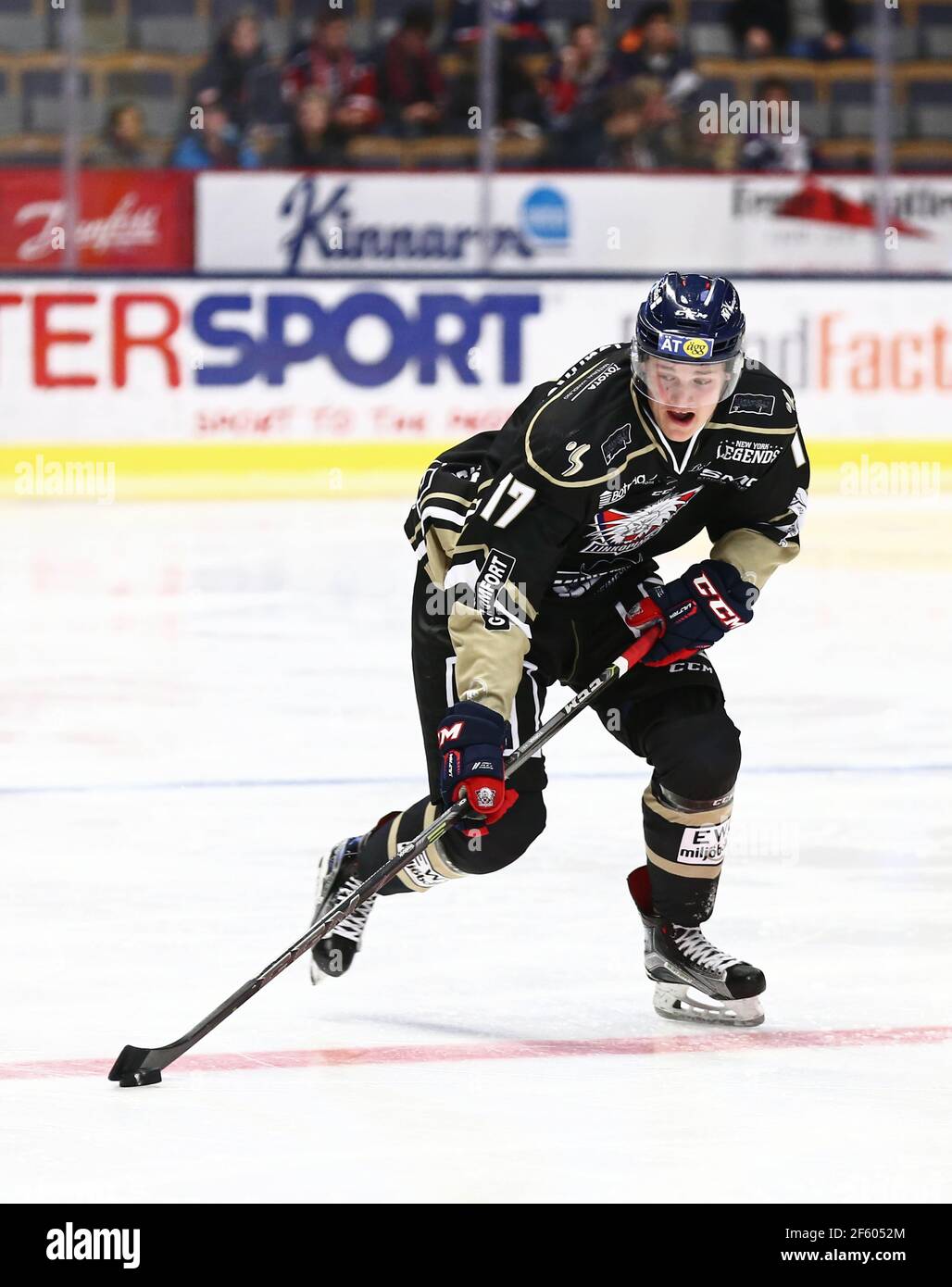 17 Henrik Törnqvist, club di hockey di Linköping. Foto Stock