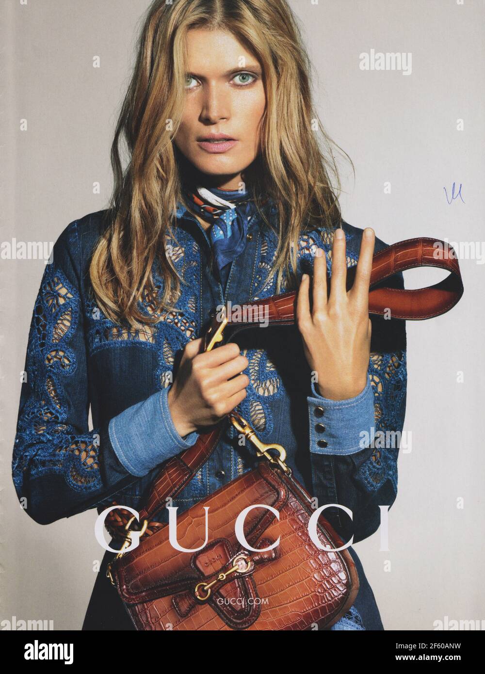 Poster pubblicità GUCCI casa di moda con Malgorzata Bela in rivista  cartacea da 2015 anni, pubblicità, pubblicità creativa GUCCI 2010s Foto  stock - Alamy