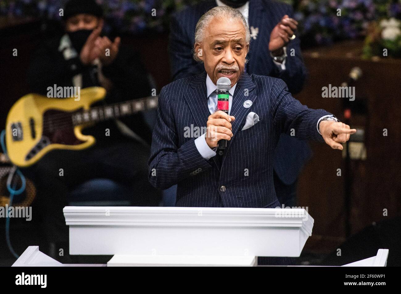 Minneapolis, Stati Uniti. 28 Marzo 2021. Il reverendo al Sharpton parla alla Veglia di preghiera e al Rally presso la Chiesa Missionaria della Grande amicizia il 28 marzo 2021, la notte prima dell'inizio del processo Derek Chauvin a Minneapolis, Minnesota. Foto: Chris Tuite/ImageSPACE/Sipa USA Credit: Sipa USA/Alamy Live News Foto Stock