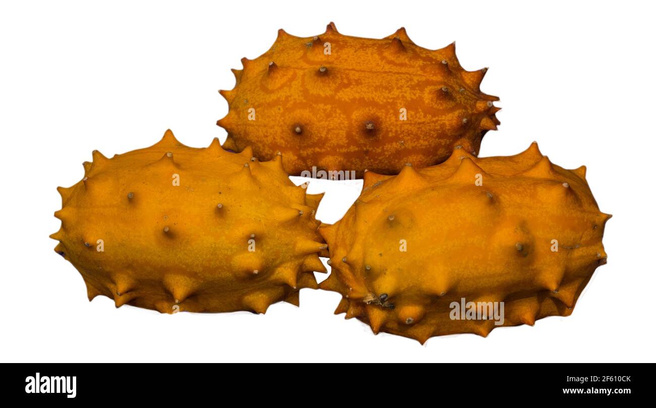 Dragon Fruit dal Vietnam tagliato su bianco Foto Stock