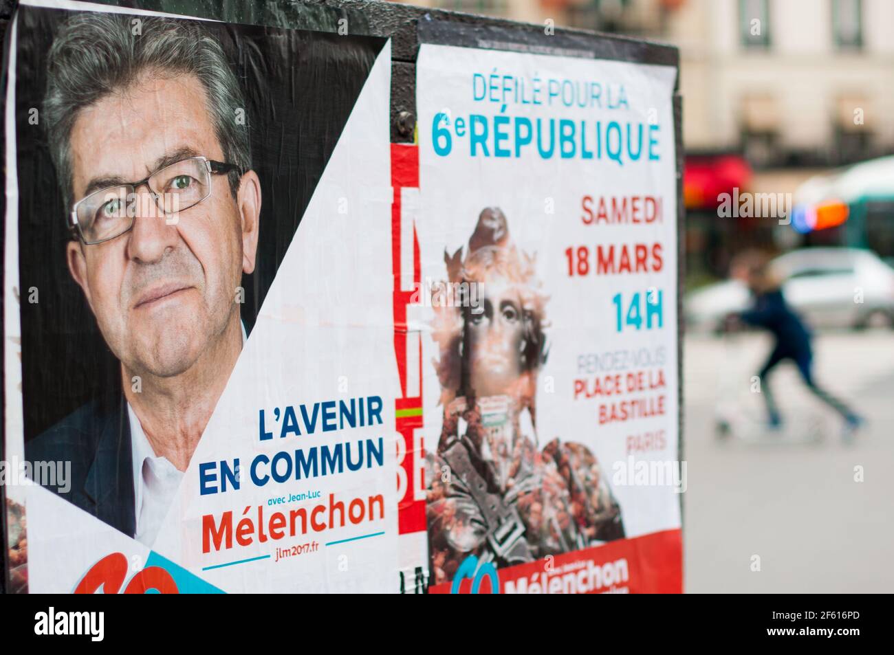 PARIGI, FRANCIA - 28 MARZO 2017 : poster della campagna Jean-Luc Mélenchon per le elezioni presidenziali francesi. Foto Stock