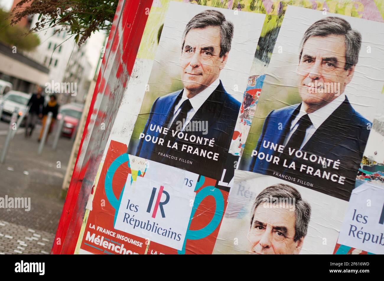 PARIGI, FRANCIA - 31 MARZO 2017 : manifesti della campagna di Francois Fillon per le elezioni presidenziali francesi del 2017. Foto Stock