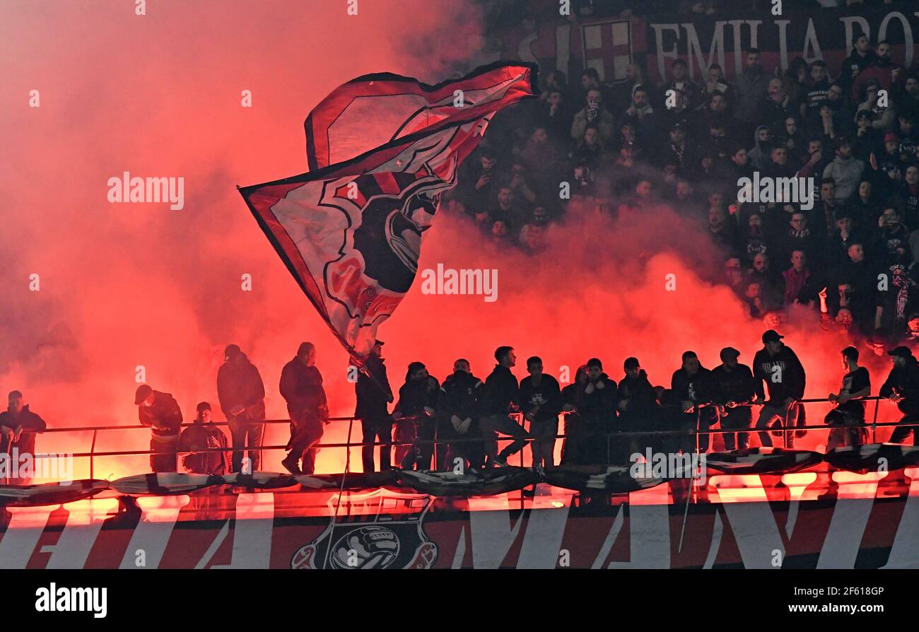 AC Milan tifosi di calcio allo stadio San Siro, a Milano. Foto Stock