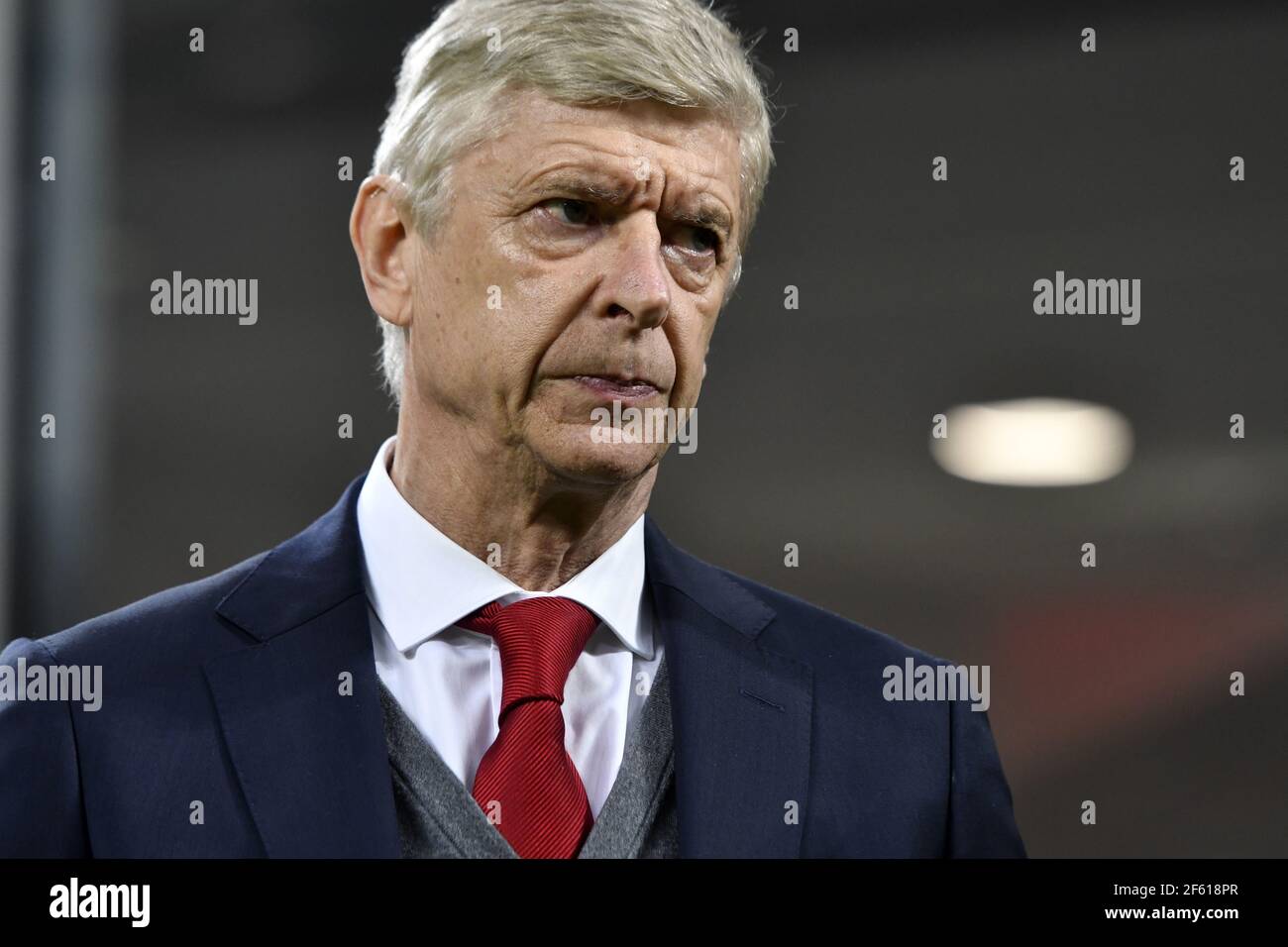 Arsene Wenger, allenatore di calcio dell'Arsenal, allo stadio di San Siro, a Milano durante una partita della UEFA League AC Milan vs Arsenal. Foto Stock