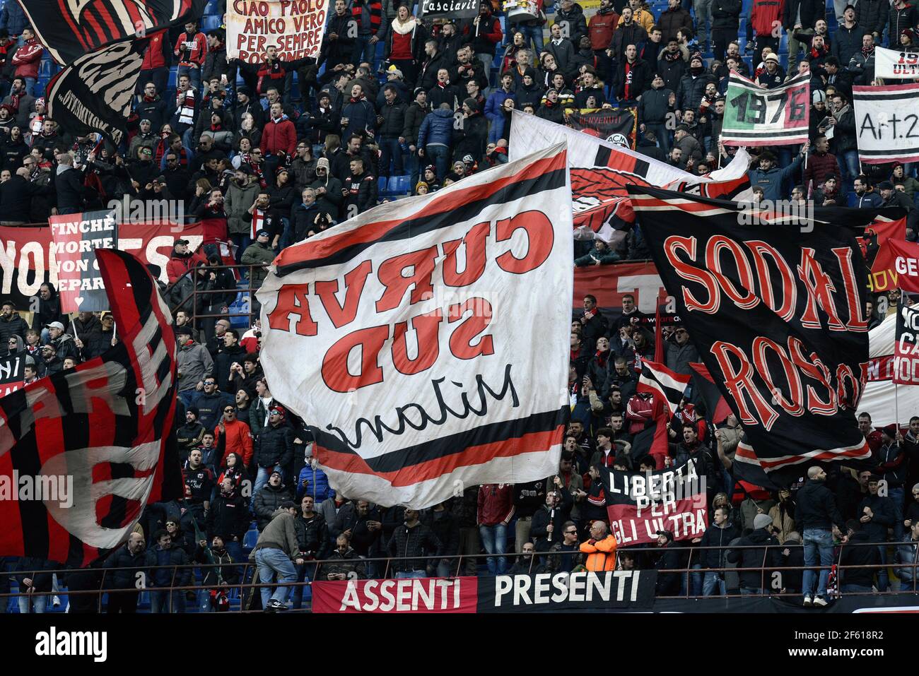 AC Milan tifosi di calcio allo stadio San Siro, a Milano. Foto Stock