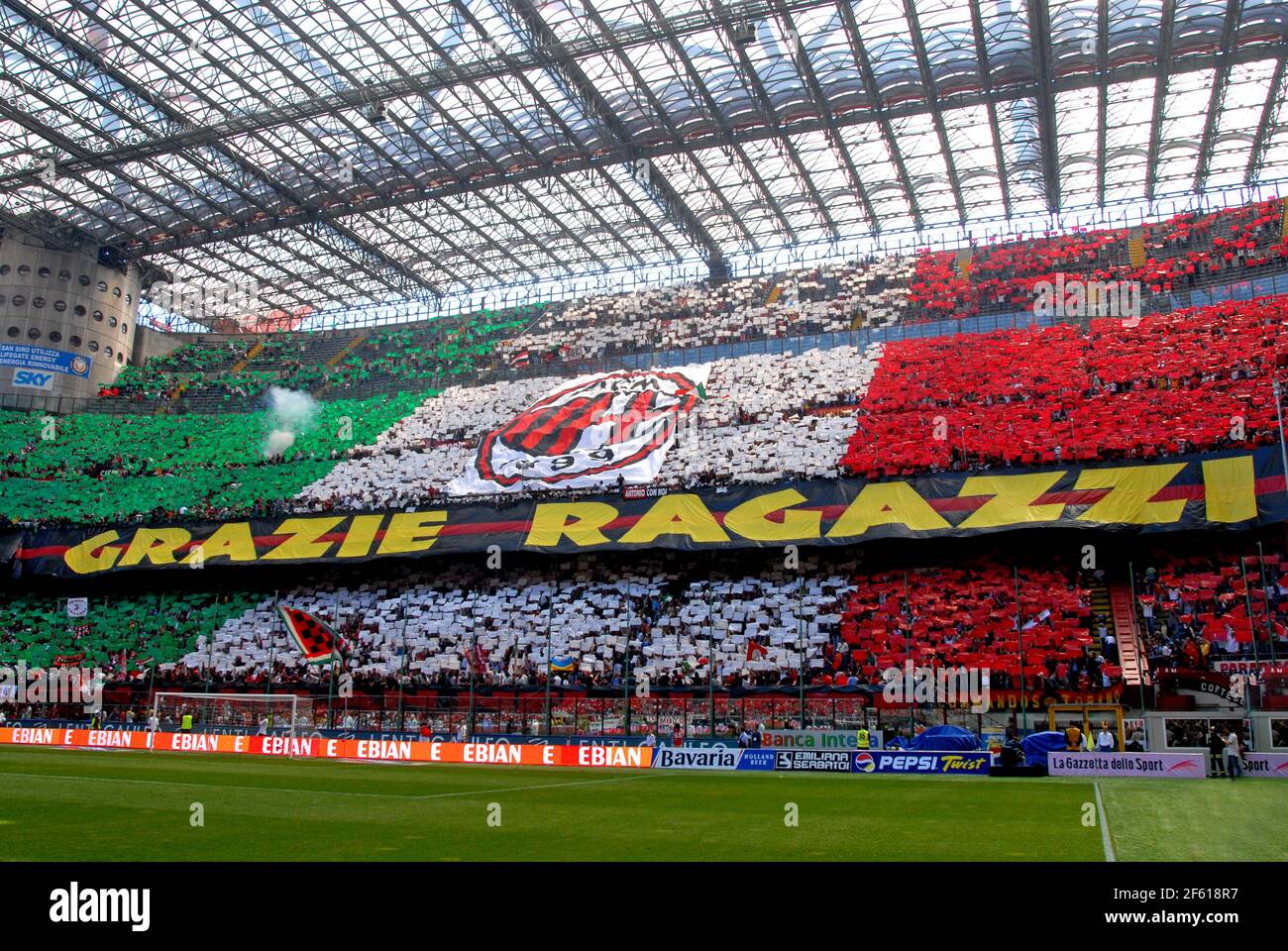 AC Milan tifosi di calcio allo stadio San Siro, a Milano. Foto Stock
