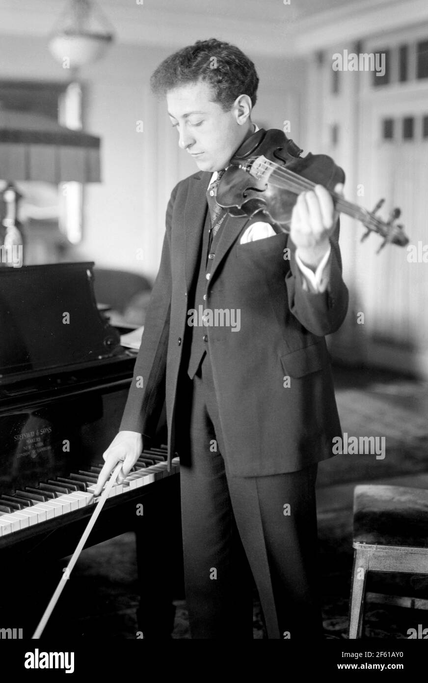 Jascha Heifetz, violinista russo-americano Foto Stock