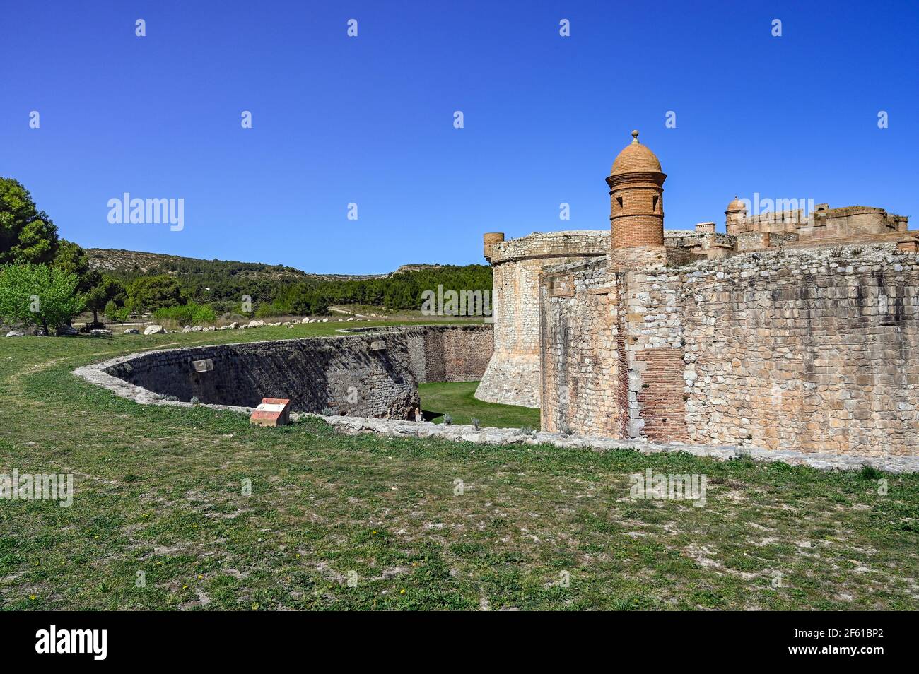 Il forte di Salses, un tempo un forte di confine tra la Francia e la Catalogna Foto Stock