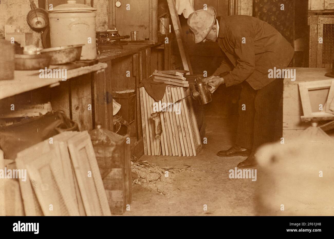 Rat Catcher, New York, 1920 Foto Stock